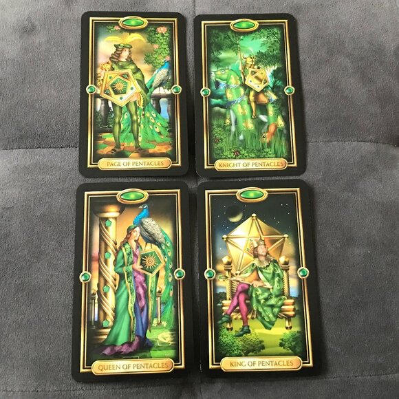 Easy Tarot Kit featuring Gilded Tarot Ciro Marchetti & Spread Sheet - Picture 9 of 11